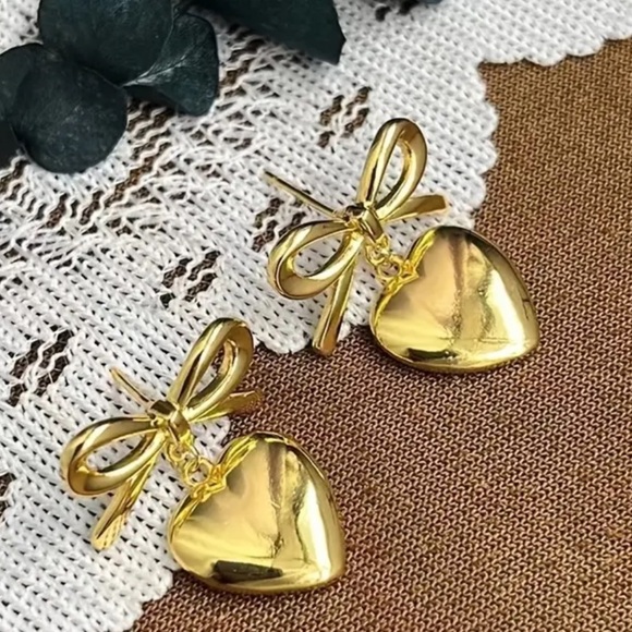 Pendant Earrings With Bowknot - Picture 3 of 5